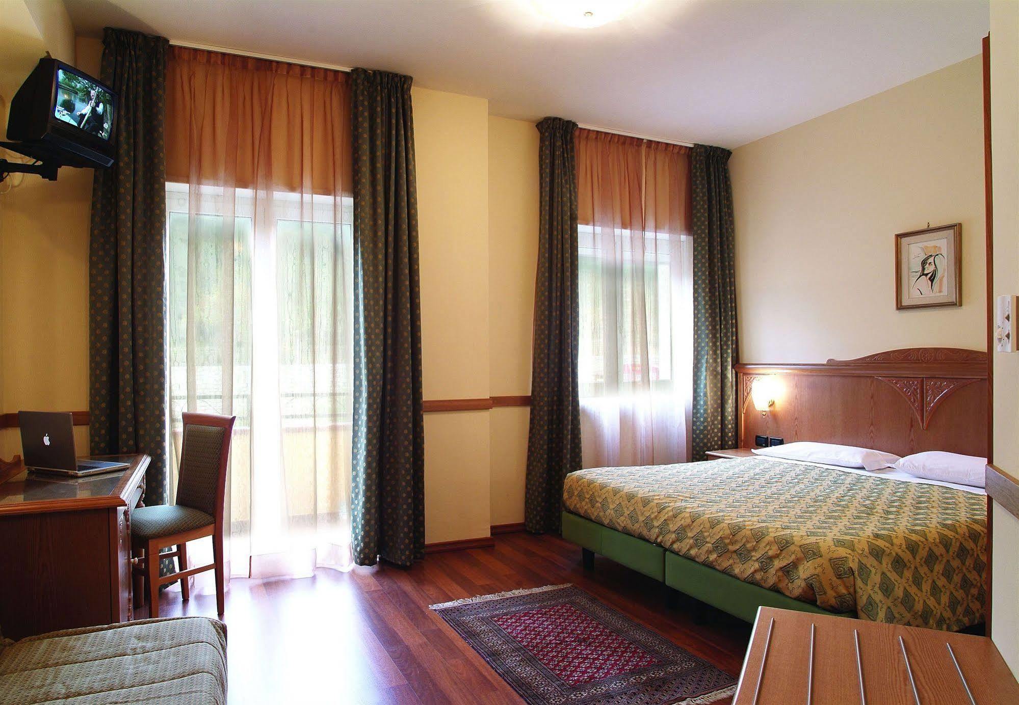Hotel Park 108 Sport&Wellness Lorica Luaran gambar